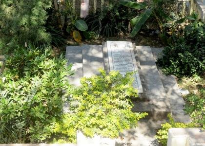 हाथी कब्र-यहां संतान के स्वास्थ्य की कामना करते हैं